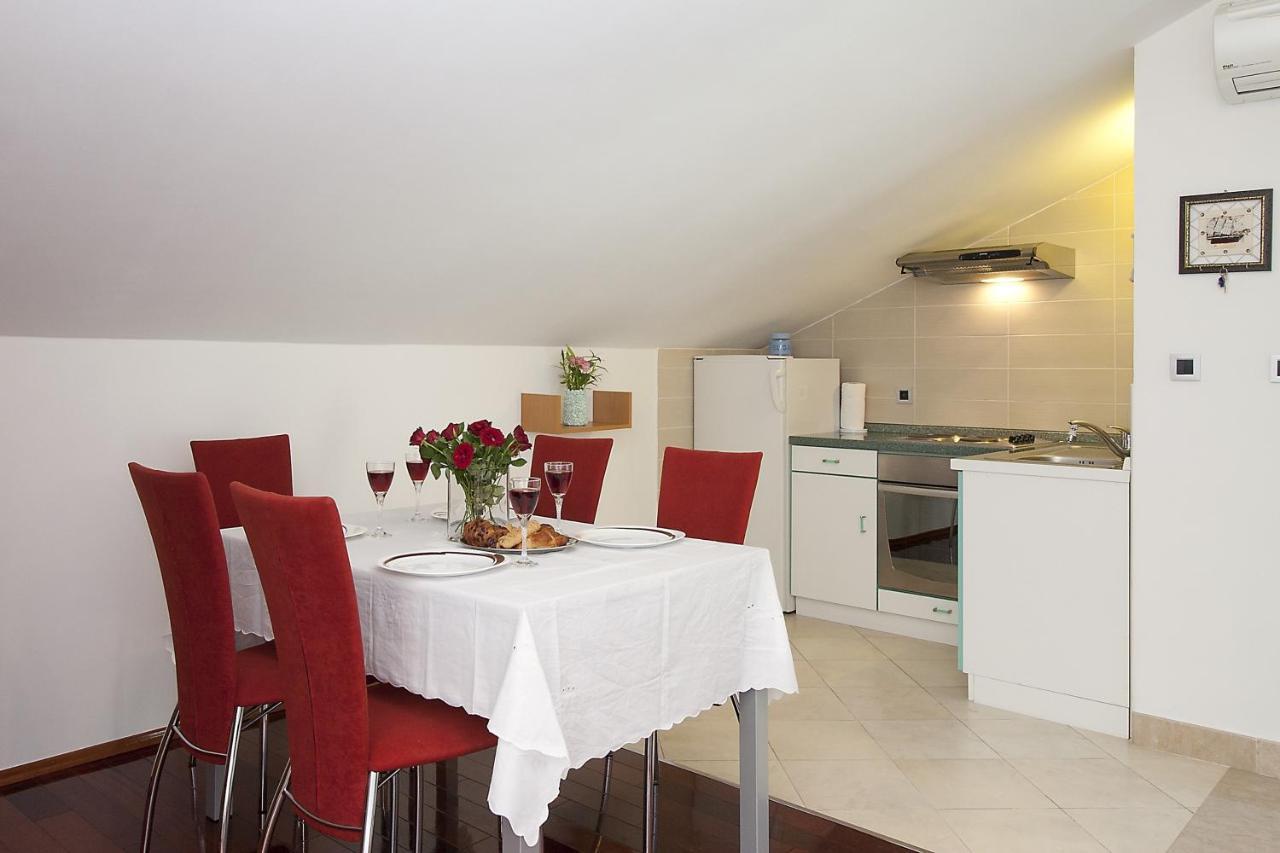 Luxury Apartments Elizabeth Podstrana Esterno foto