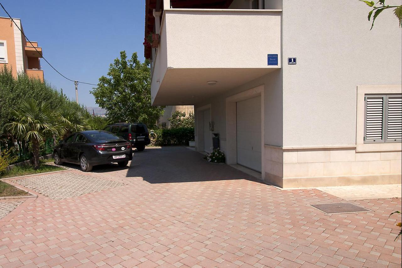 Luxury Apartments Elizabeth Podstrana Esterno foto
