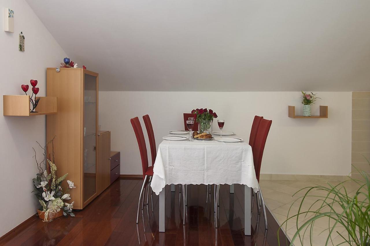 Luxury Apartments Elizabeth Podstrana Esterno foto